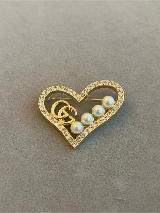 Jewelry - Gold Heart Pearl Crystal Brooch
